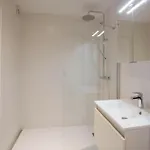 Luxury With Free Parking *